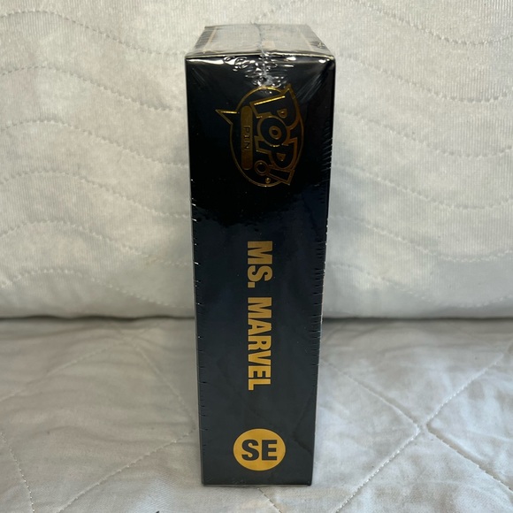 Ms Marvel POP Enamel Pin NWT - Picture 7 of 11